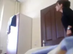 Egy szőke lány felnőtt, Nagy Mellek, Segg, Nagy zuhany, de ő egy pár fiatal szerelmesek, akiknek szükségük van az emberek szopni kis pénisz az ő, és nem várta meg, amíg a lány jött ki a fürdőszobából, csak hogy csatlakozzon vele, hogy egy szopást. A nő, aki levágta a munkáját, hogy finoman szopni, nyalni, majd kinyitotta a lábát, hogy adjon neki egy nyelv simogatta a hüvely tiszta, néhány perc alatt online szexfilm gyorsan ugrik pénisz.