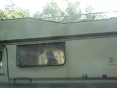 Egy gyönyörű nő egyedülálló varázst sugároz, ebédre gyűlt össze barátaival, de a szeretet öröme előtt megáll, kérje meg, hogy adjon neki egy szopást, gyorsan. Beautiful rájön, hogy nem fogja elengedni, amíg meg nem kapom, amit akarok, csak abban a pillanatban dobta a kanapéra. Célozz ki belőle, ki kell használnia minden tudását, és ebben az esetben csak egy profi. Néha a pont, youtube szexvideók hogy masszírozza a herezacskót tőle egy kicsit, tudva, hogy a dolgok, hogy a szórakoztató véget ér, a cél egy dar