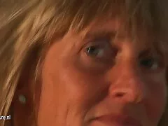 A freedom babe elkenődött egy réteg illatolajok neki gyönyörű, várja a következő akció a férfiak a közeli izgalom. A férfiak nem hagyja, hogy a baba unatkozni, amikor a hátsó elején Maszturbálás, ejakulátum erős a hüvelyében. Akkor itt az ideje, hogy kényeztesse a barátnőjét nagy szamár, döngölt mélyen a torkába, hogy neki gag újra meg újra. Az előzetes orális vége után a lány úgy döntött, szex, anális szex, végül megkapta a spermium spermájának egy ingyen nézhető szex darabját.