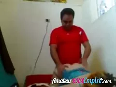 Egy fiatal férfi, meg egy szexi lány, fehér harisnya izgatott, majd elkezd kibaszott otthon előtt amatőr kamera. Az ember ideges ez teszi a rák a jobb nem, beillesztés, vibrátor, állt a lyukba, gigantikus fasz punci, villogó. Másodpercek alatt belopódtam a vaginába egy kis ördögöt a labda feszültségére, és az a ribanc elkezdett nyögni, amikor a nemi közösülés során örömet és orgazmust kapott.
