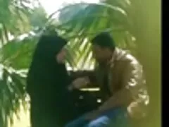 Hosszú lábak gyönyörű rövidnadrágot viselnek a póló durva módon kezdett hajlítani, az emberek előtt, bemutatva a karcsú testet az út mentén. A férfiak látják, hogy sexfilmek online a csirke azonnal emelkedett, óvatosan megfogva a kezét, tegye a szájába. Megmutatja tehetségét az Orgazmus, Orális, Szájba Élvezés, mélyen a cső belsejében, CU közel hozzá. Miután befejezte a szopást, a szuka ad neki egy lyukat a végbélnyílás, majd lehajolt, mert a rák van egy csirke a seggét. Egy ilyen méretű seggfej kiabál vele