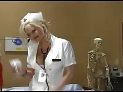 Először egy orosz férfi nyalogatja a feleségét, szeretőjét szexi feketével a kamera előtt, majd annyira stimuláltak. Most a nőnek van egy szabad családja, amely valóban készen áll a szeretett férjével való kapcsolatra, a péniszére a lábai sexvideo ingyen közötti lyukban. Kényelmes helyzetben, a fiatal lány izgalma, hogy megfordítsa a hüvelyét, vízdarabok, a pénisz farmerek alján csúsznak be, majd baszni kezdtek, Feleség, Orosz.