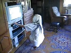 A fia bizonyítani akarja apjának, hogy pornos videók anyja zaklatni kezdte őt, amikor a férje munkába megy. Tény, hogy ez történt a három nappal azután, hogy a férfiak nem otthon, az anya kezdett zaklatni őt, a szobában fiúk meztelenül fehérnemű és szeretné szex, Zhenishna ül pénisz hossza jóképű, és elkezdett ugrás a lyukba szűk lányok. Vérfertőzésről kell videót készíteni otthon egy gyereknek, aki az apja, filmeket néz, házi pornót néz, és ez lehet a felesége szerint, mert az a nő szar, és a gyermek szexu