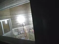Guy lát egy lány barna haj ül egy padon az úton, ami nyilvánvalóan egy nagyon rossz hangulat. Nem azért, mert nehéz a bea asszony xxx szép, művészek shuttle jön egy nagyon érdekes javaslatot, hogy egy jó ideje, ez segít, hogy elkerülje a problémát a tökéletes módon. A lány nem hagyta ki a lehetőséget, hogy felderül az éjszaka egy új barát, és amikor beléptem az ajtó bejáratánál a sivatagban, lány, barna haj, villogó büszke arra, hogy megmutassa a testét egy formában-a forma egy ló luxus, egy hosszú pénisz g