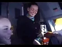 A videóban hentai, az orvos és a nővér egyedül marad este. Már régóta olyan, mint teljes sexfilmek egy nővér orvos, szemüveg anime térdre, majd tegye a farkát a szájába. A férfi egész éjjel kibaszottul egy csinos lányt, így nem kellett pazarolnia a változásokat.
